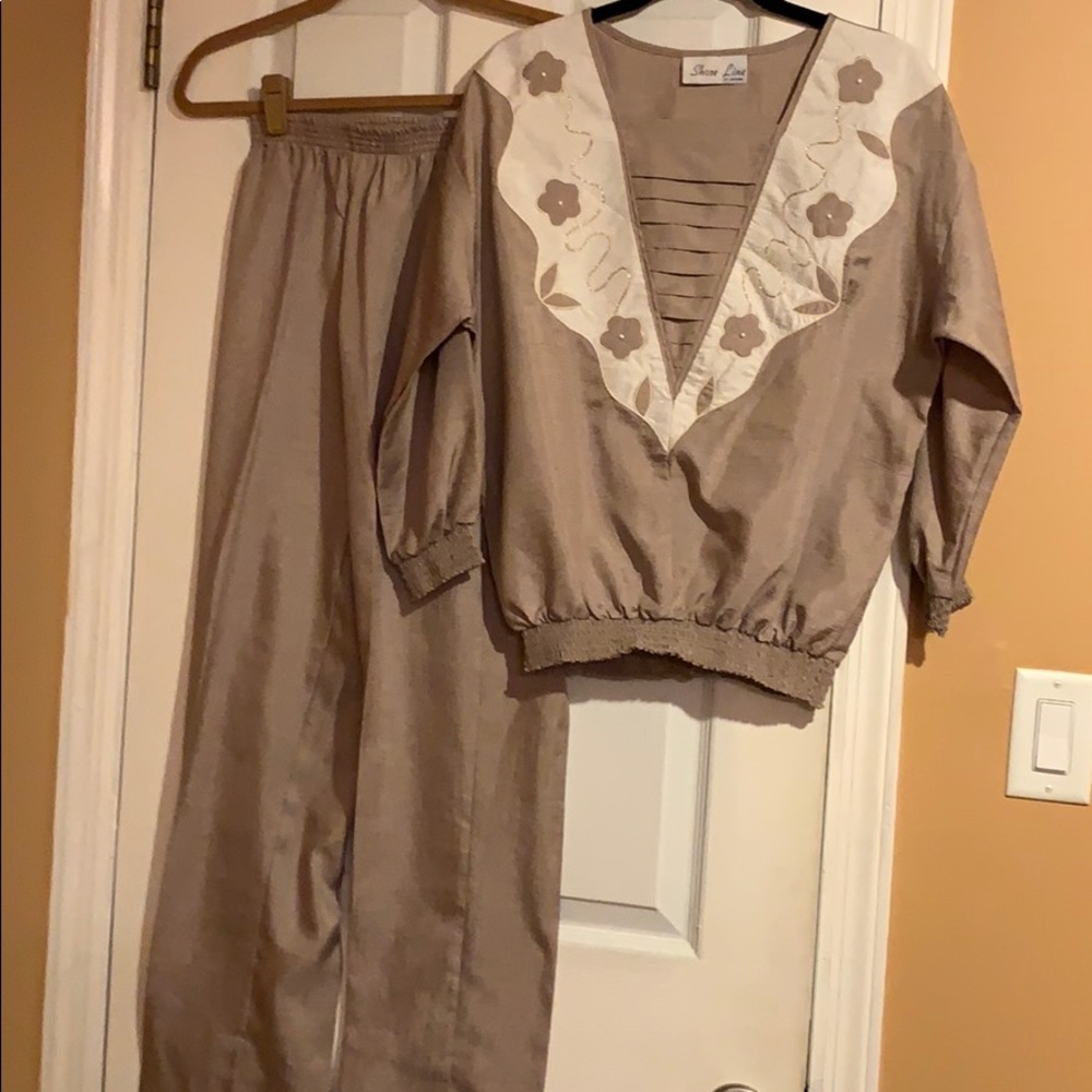 Shore Line by Jordana 2 piece pants set.